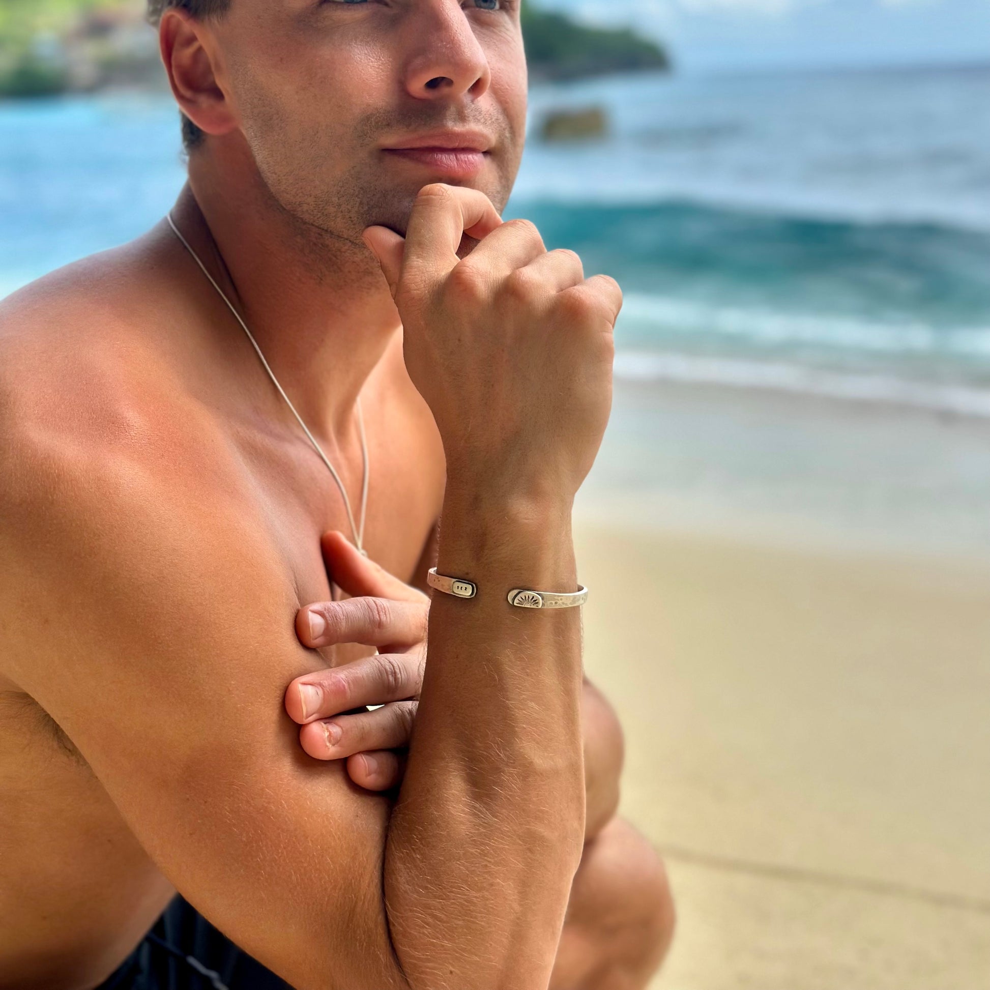 AEDAN Bangle Bracelet